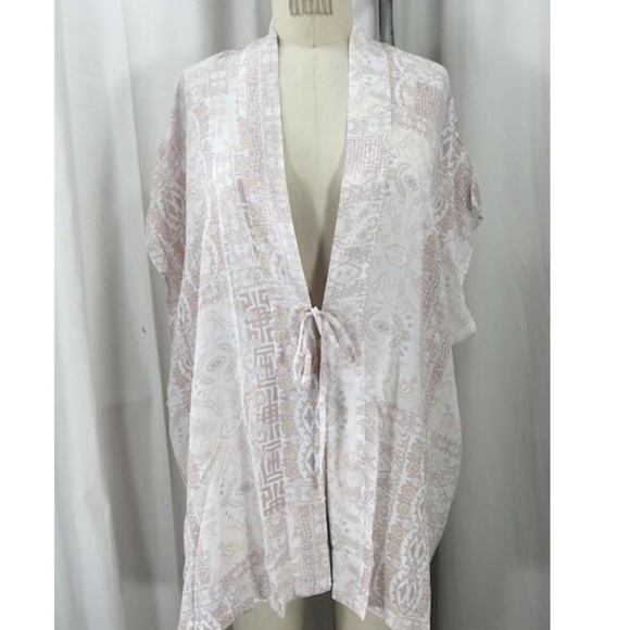🌸90%off 🌸🌸Victoria secret cream  kimono robe - Picture 3 of 4